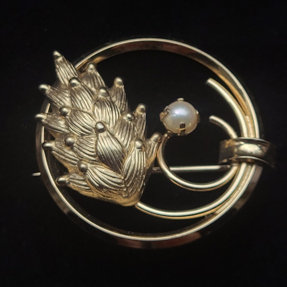 Dixelle 12k gf vintage brooch